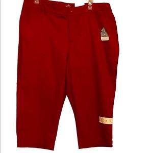 St John’s Bay Pants Woman’s Mid rise Capri 18 Red Slimming Summer